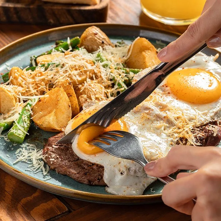 Steak & Eggs, especialidad de Cotidiano